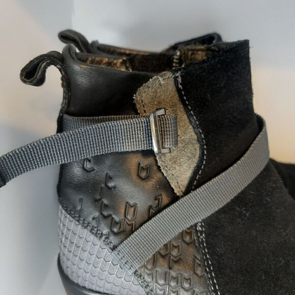 Keen Womens Morrison Mid Boot Sz. 5.5 - Picture 11 of 11